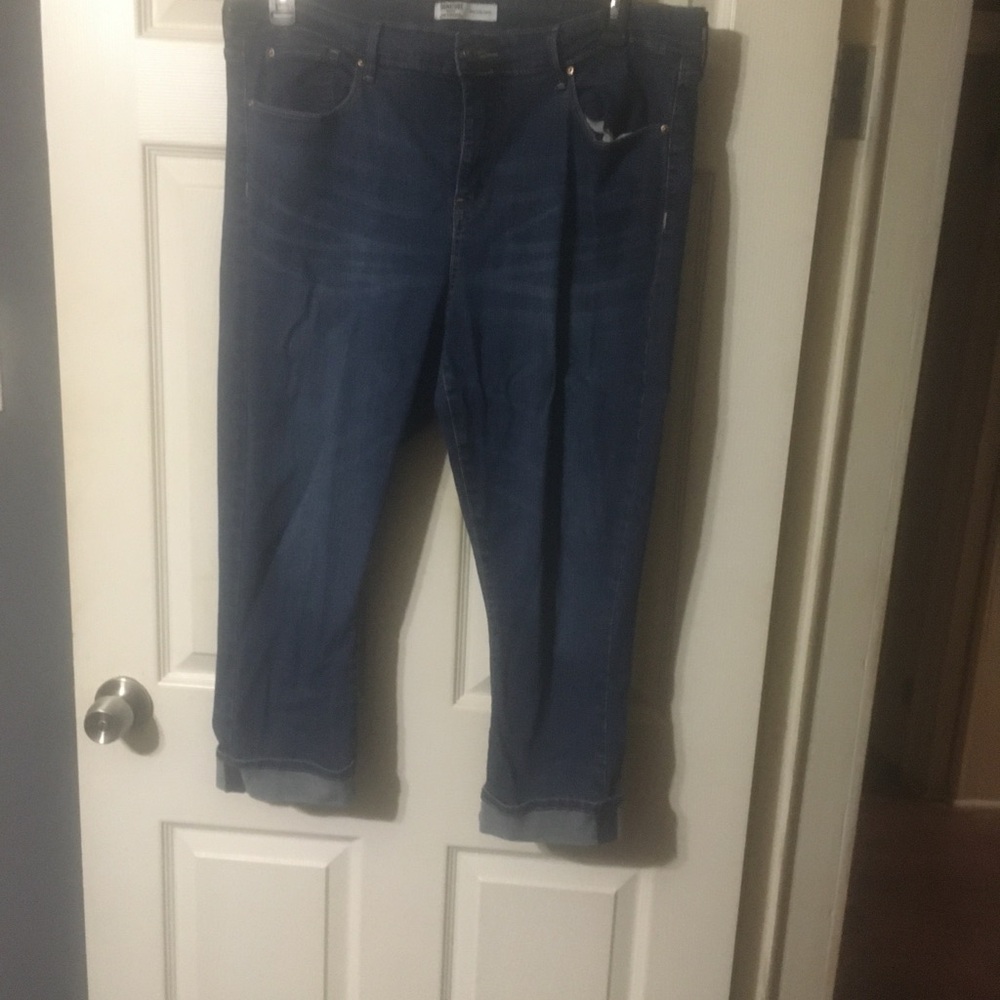 Signature by Levi Strauss Dark Blue Cropped Women’s Jeans